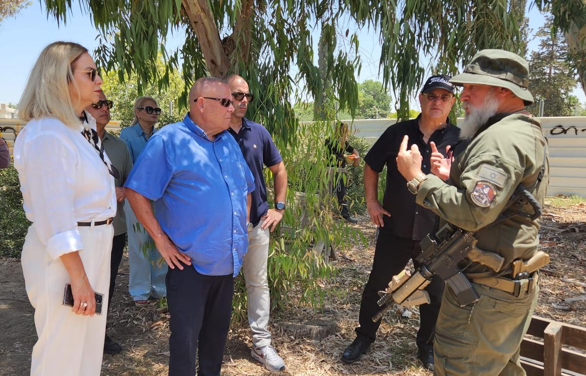 Председатель Гистадрута совершил поездку по Негеву