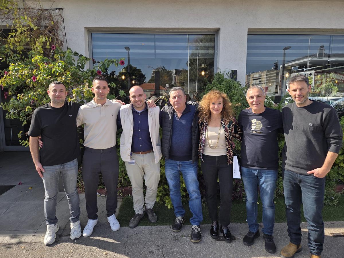 Повышение зарплат, расширение соцпакета и бонусы: на заводе «Кимберли-Кларк» в Хадере подписан новый коллективный договор