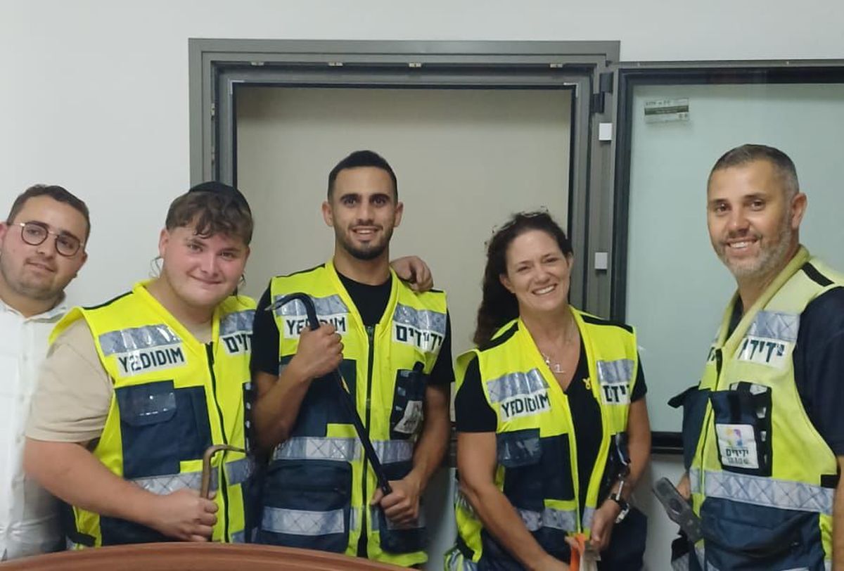 Когда сирены не пугают: волонтеры «Йедидим» и мэрия Ашдода круглосуточно укрепляют МАМАДы